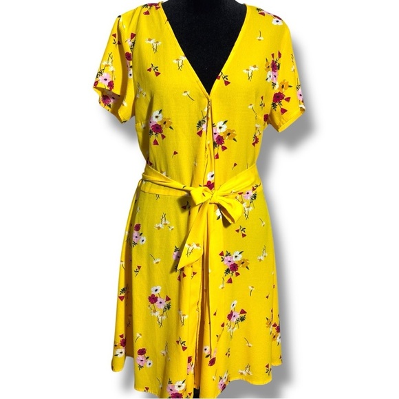 Divided By H&M Sunny Bright Yellow Floral Wrap Short Sleeve Mini Dress - Picture 3 of 16